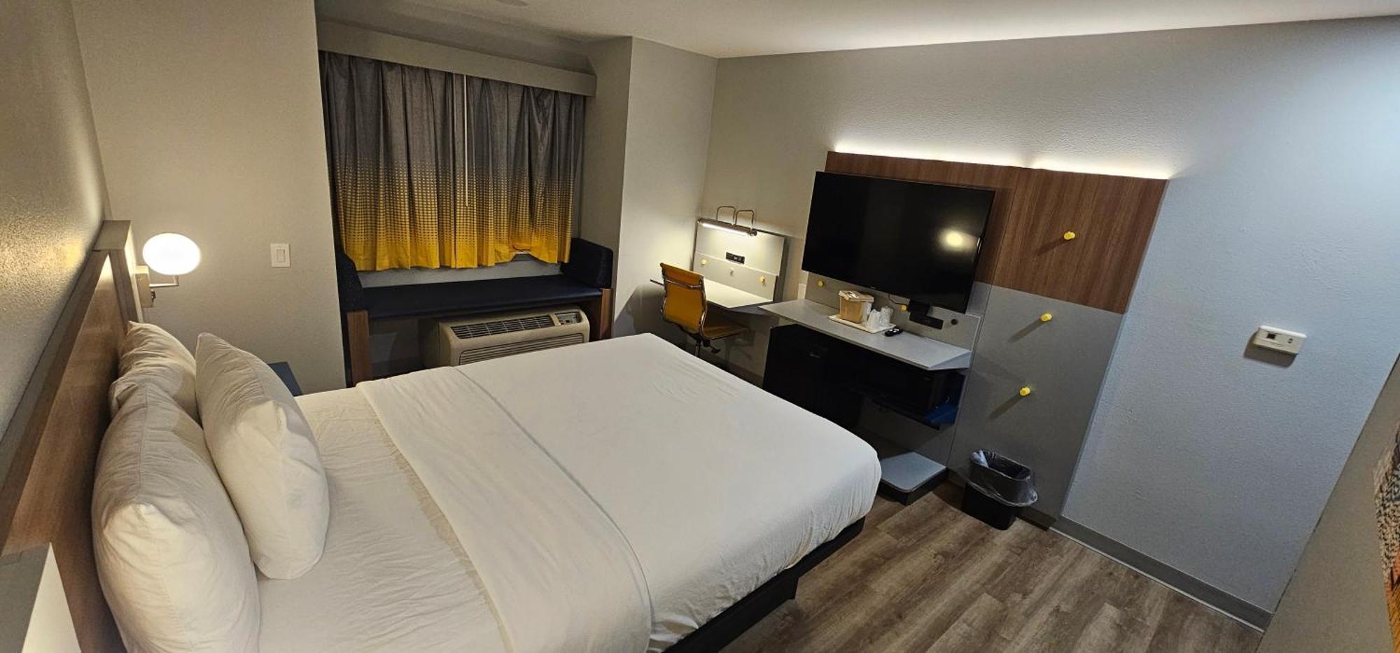 Microtel & By Wyndham - Catoosa Route 66 Motel
