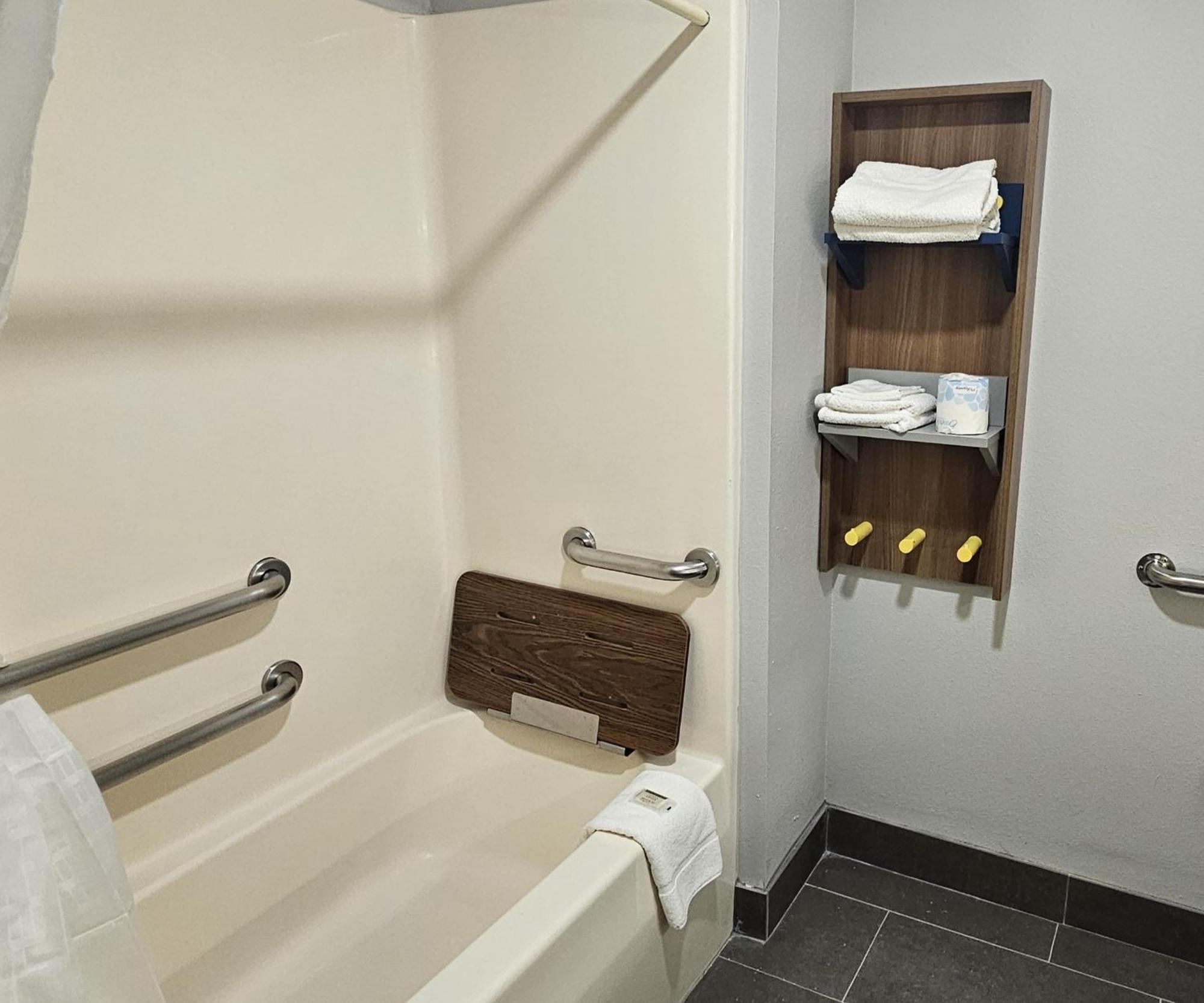 Microtel & By Wyndham - Catoosa Route 66 3* Tulsa